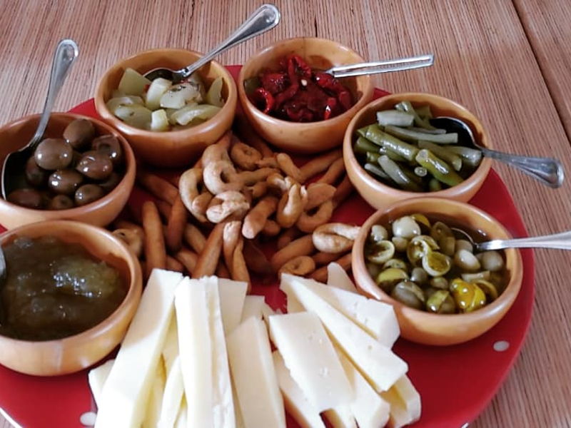 Cooking classes Barone: Aperitif and fresh pasta in the garden