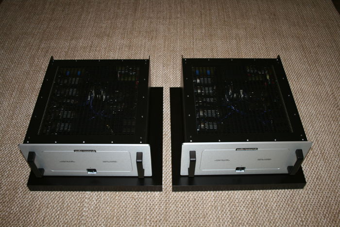 Audio Research VTM-200 Reference Class Monoblock Amplif...