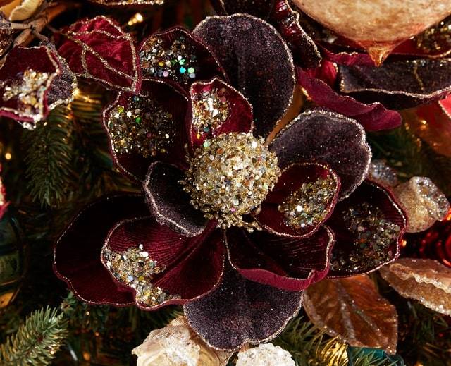 Raz Imports Wooden Sleigh With Winter Natural Arrangement and Pinecone Christmas Home Decor