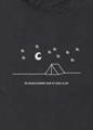 Camiseta con un dibujo de una tienda de campaña bajo las estrellas y un texto que dice "és quan dormo que hi veig clar"
