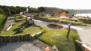 bester geburtstagde wildwakeski stonehill adventure golf aussicht wiese bahnen see