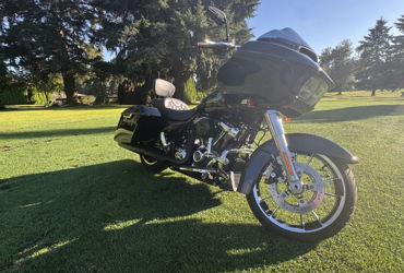 2021 HARLEY-DAVIDSON ROAD GLIDE LIMITED motorcycle for rent near Oregon City, OR