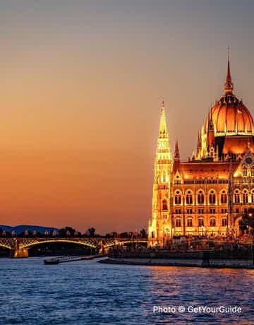 Explore the best of Budapest in just 1 hour