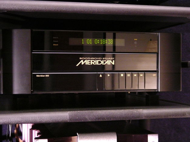 Meridian 800 CD/DVD player