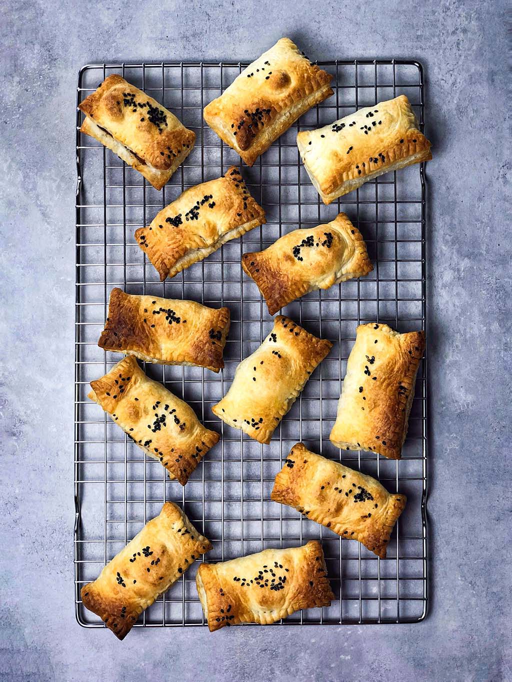 Vegan saté bladerdeeghapjes