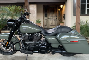 2021 HARLEY-DAVIDSON ROAD KING SPECIAL motorcycle for rent near Encino, CA