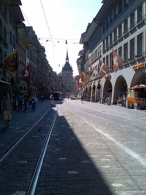 Vue sur un pont et une église à Berne en Suisse 02 - juin 2006