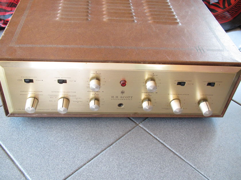 HH SCOTT MODEL 222C STEREO INTEGRATED TUBE AMPLIFIER