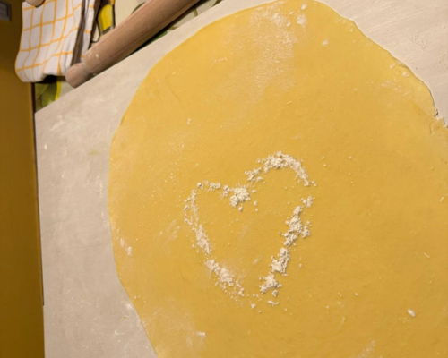 Cooking classes Arezzo: Hands in dough