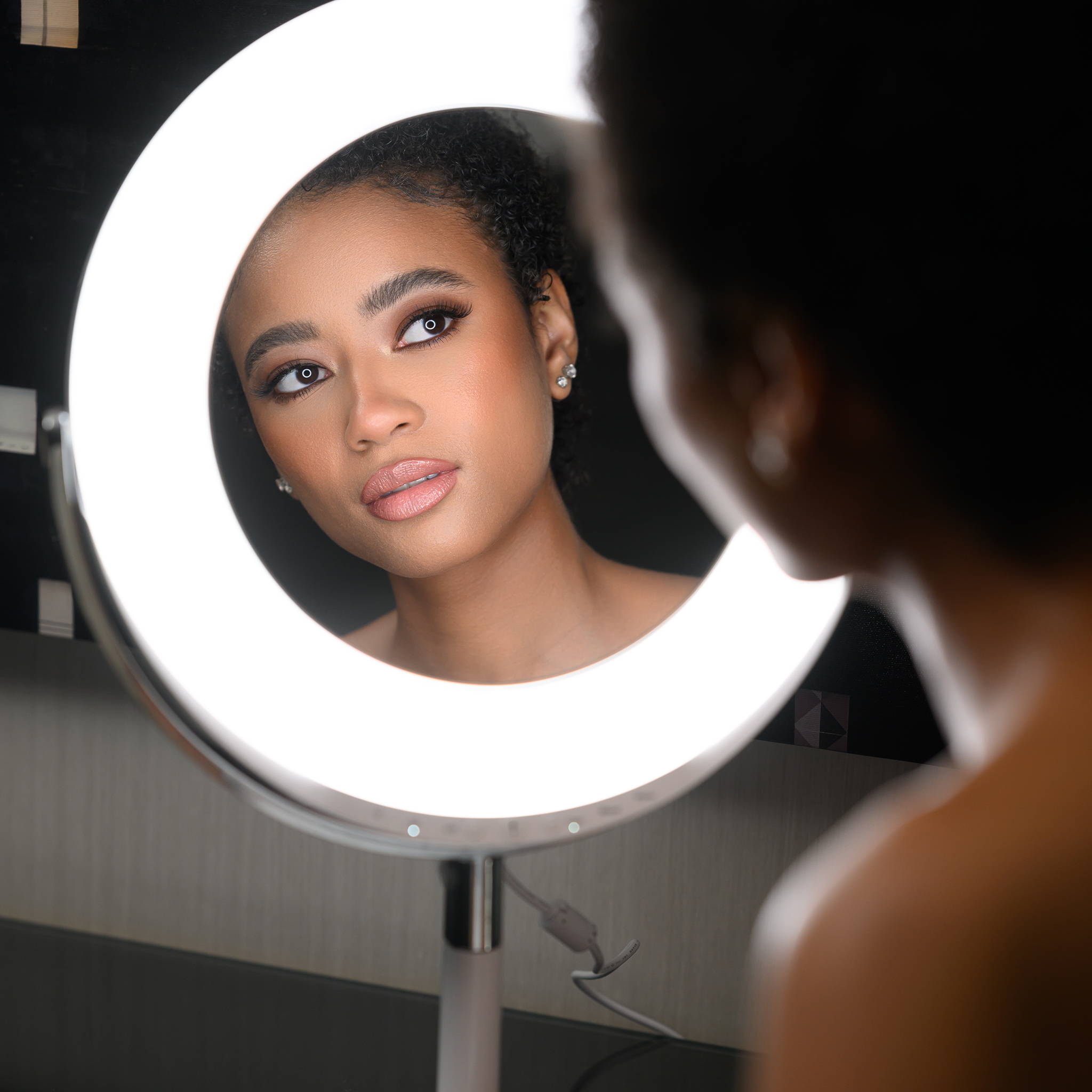 Ilios Lighting Elle Makeup Mirror  Gifts To Get Your Wife That Are Perfect For Any Occassion