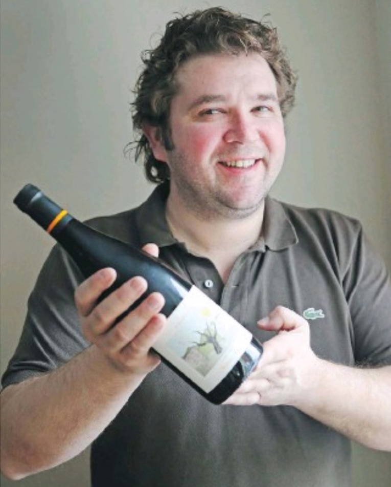 frédéric brouca, faugères, champs pentus, languedoc, france, vin nature, rawwine, organic wine, vin bio, vin sans intrants, bistro brute, vin rouge, vin blanc, rouge, blanc, nature, vin propre, vigneron, vigneron indépendant, domaine bio, biodynamie, vigneron nature, cave vin naturel, cave vin, caviste, vin biodynamique, bistro brute