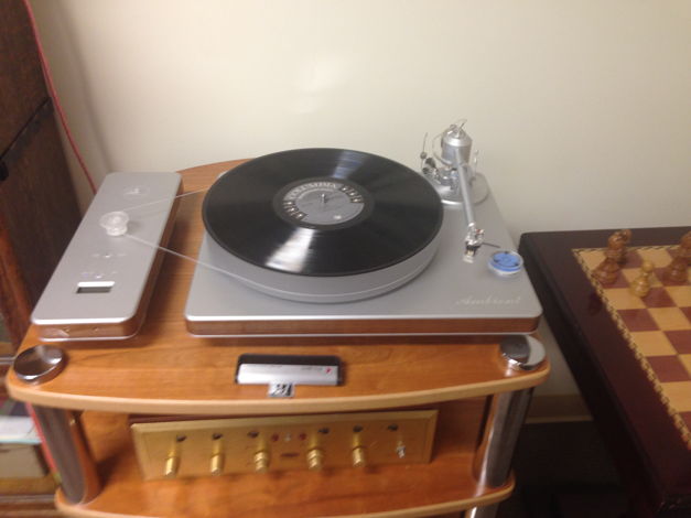 Clearaudio Ambient Solo CMB Unify Turntable and Tonearm
