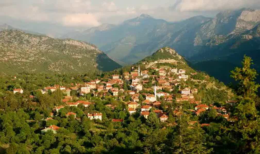 Discover the Magic of Altınbeşik Cave - photo 1