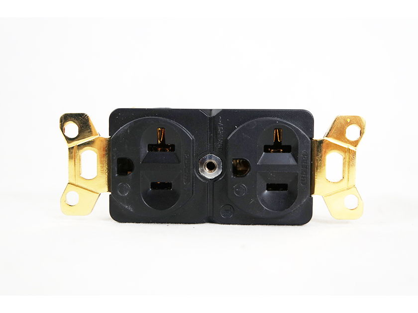 Audio Magic Beeswax SHD Duplex Receptacle -  gold plated pure copper conductors