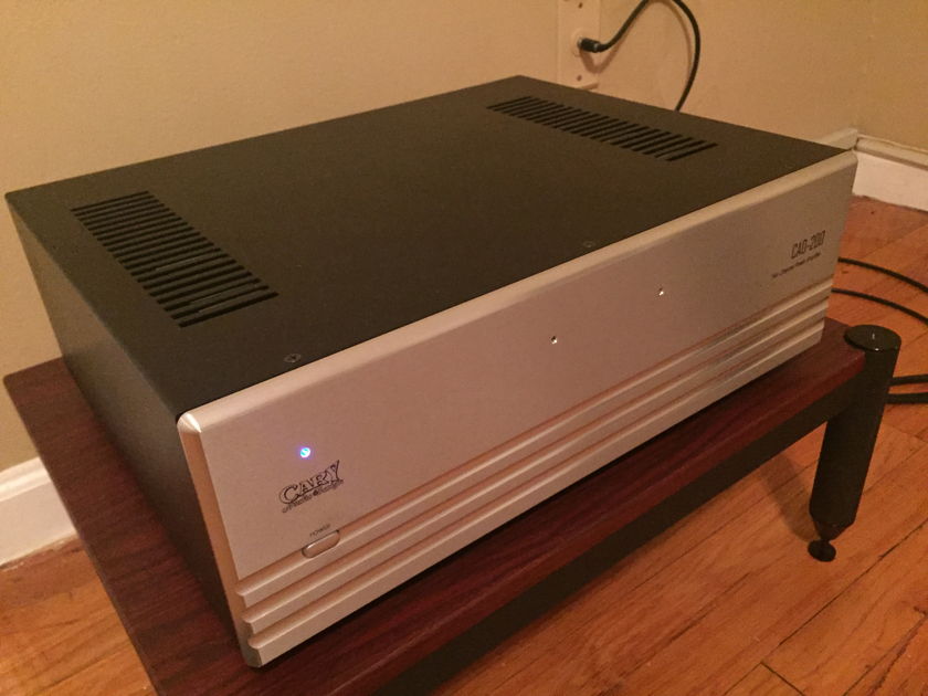 Cary Audio Design CAD-200 Great condition Cary Cad 200 solid state stereo amplifier
