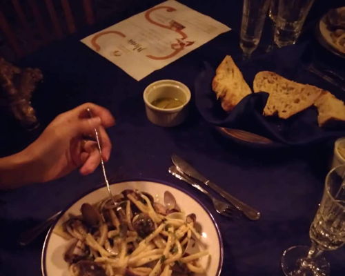 Esperienze gastronomiche Napoli: Serata romantica con sapori napoletani