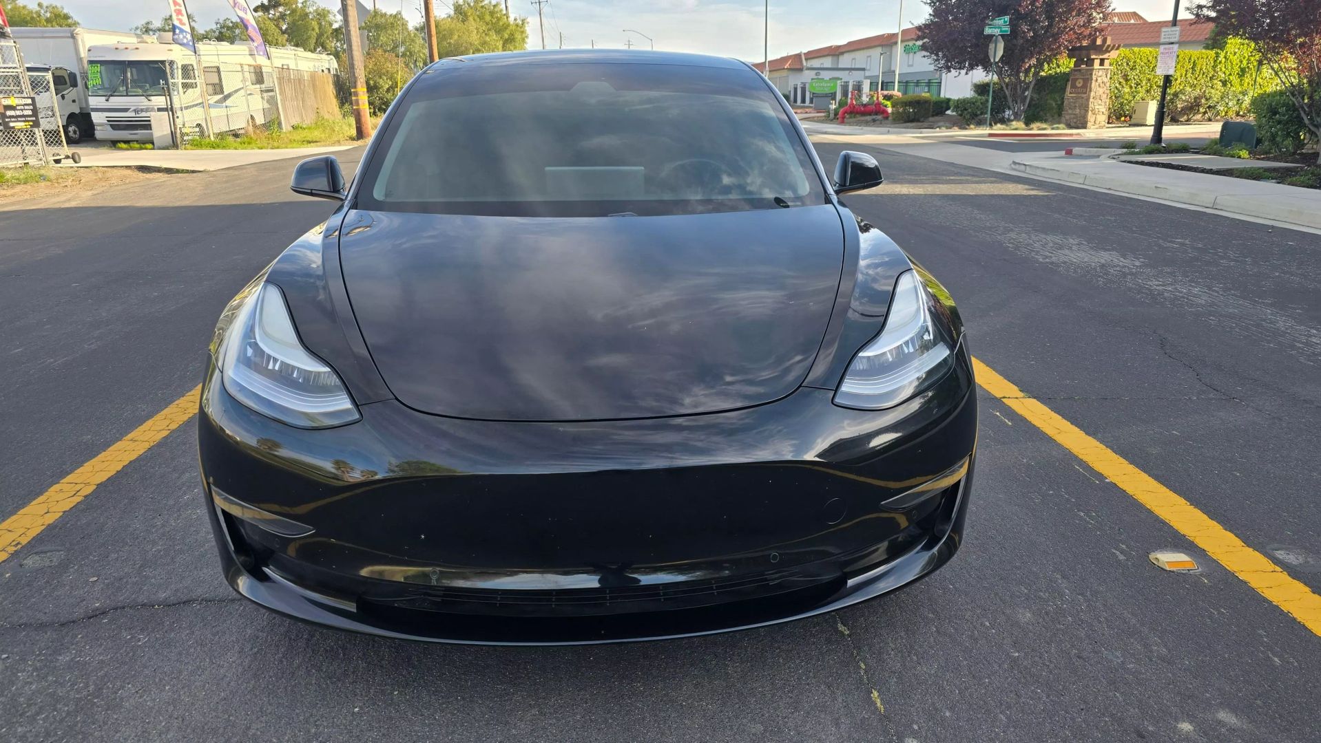 Tesla Model 3-2020 thumbnail