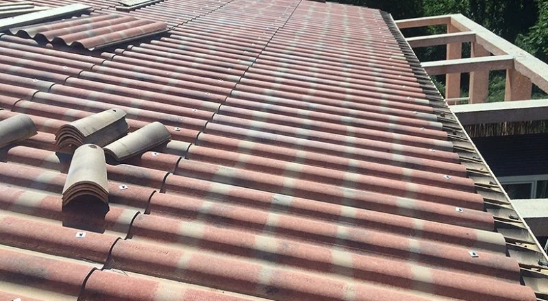 Rénovation d’une toiture avec bâchage et pose d’une couverture en PST à Grasse — photo 10 sur 13 — CEG TOITURE