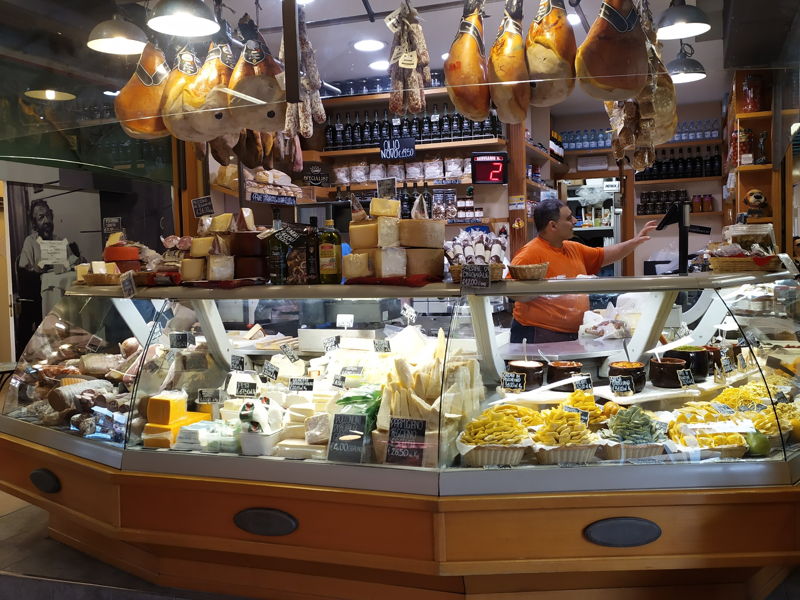 Food & Wine Tours Florence: Tour to the ancient Sant'Ambrogio market in Florence