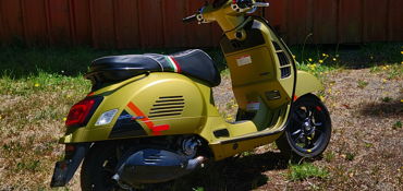 2023 VESPA GTS 300 SUPER motorcycle for rent near Santa Rosa, CA