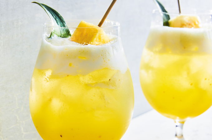 Pineapple-Elderflower Fizz Mocktail