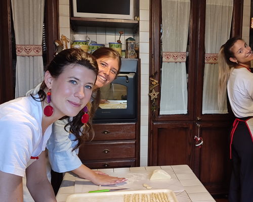 Cooking classes Pedara: Bachelorette party: typical Sicilian cooking class