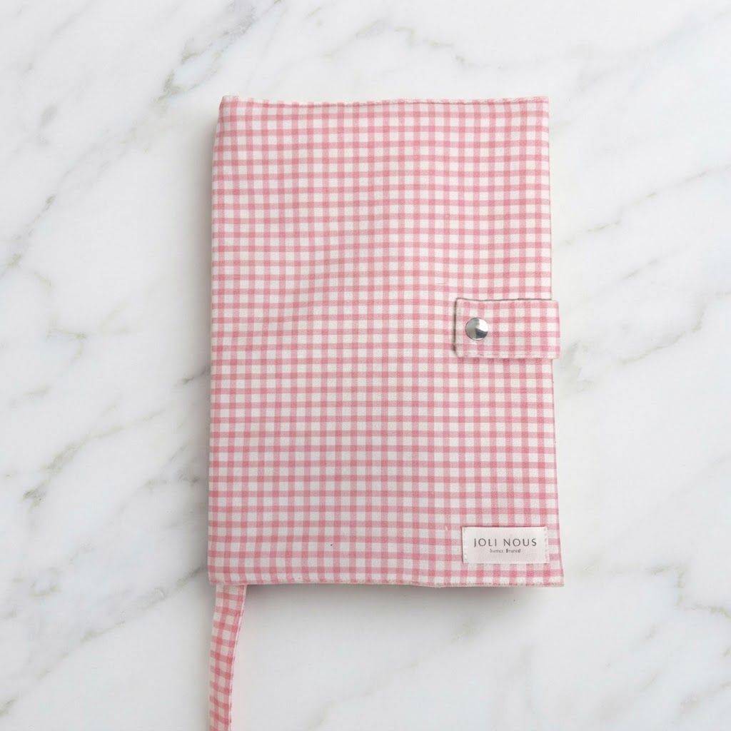 protège carnet de santé qualité bébé raffiné certifié OEKO-TEX chic premium cadeau naissance babyshower futur parent maman enceinte fleurs ligné bleu