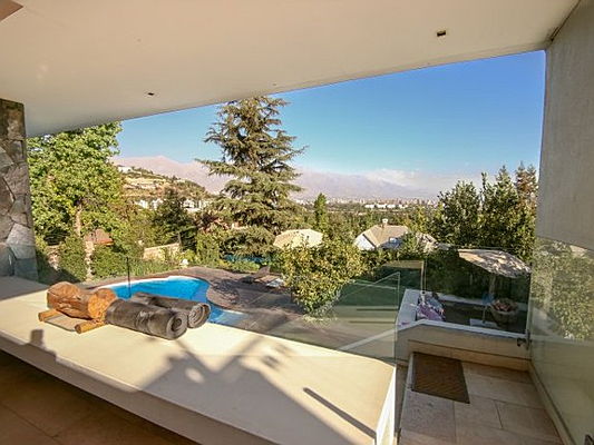  Santiago de Chile
- espectacular-casa-mediterránea-con-vistas-increíbles-y-buenos-espacios-