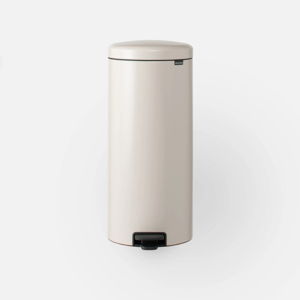 Metal Step Can - 8 Gallon in Beige