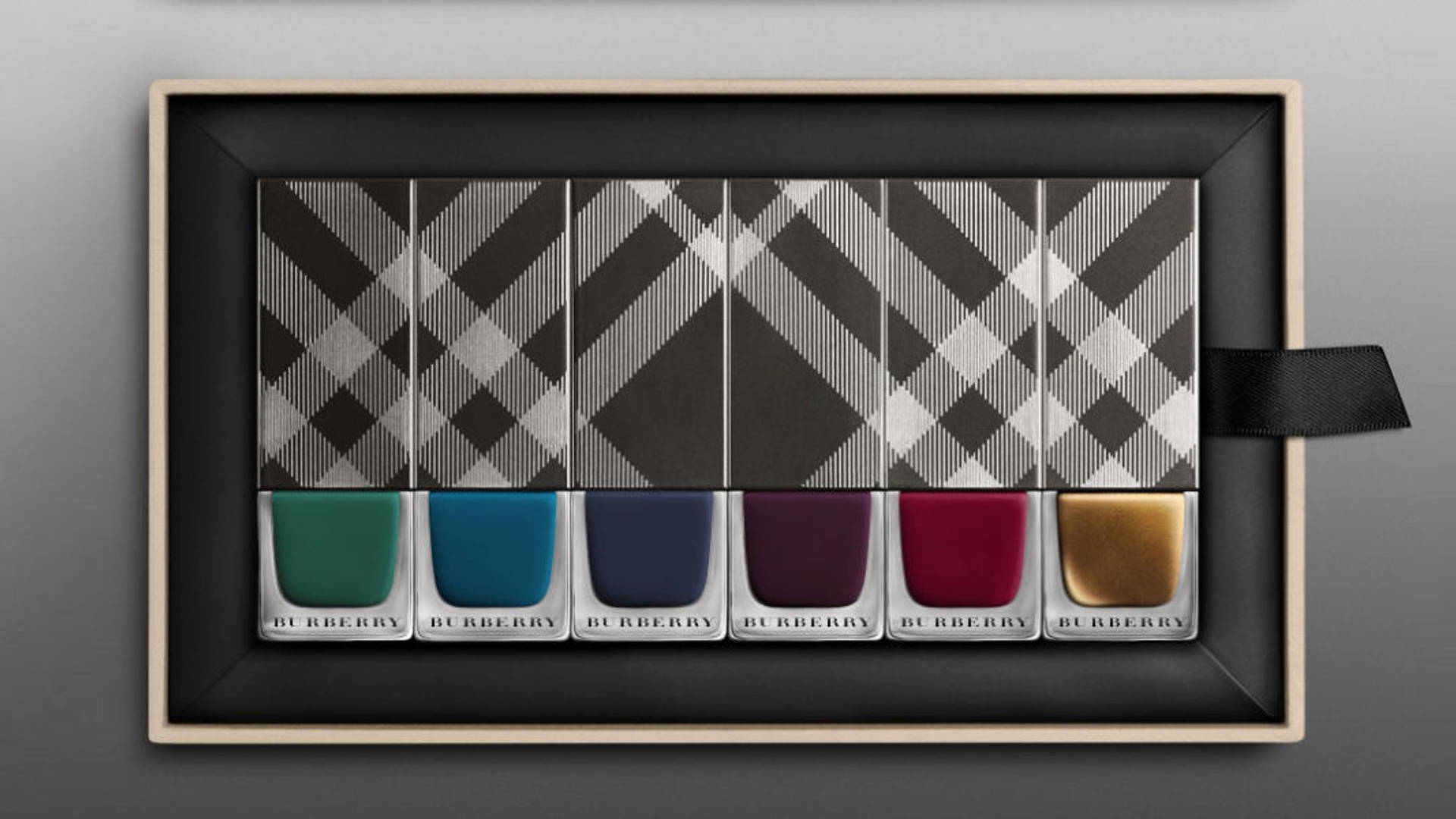 Featured image for Burberry Autumn/Winter 2014 Nail Collection