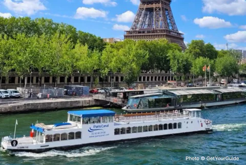 Happy Hour Evening Cruise on the Seine River 