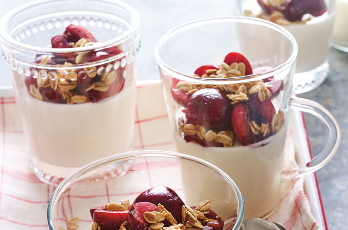 Panna cotta au lait d'avoine caramélisée et aux cerises