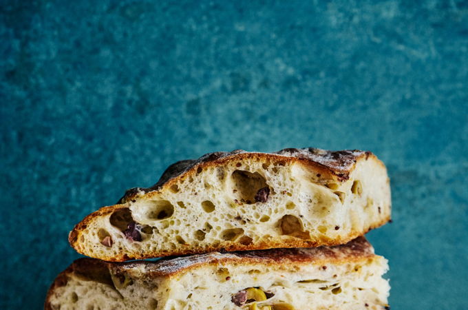 Ciabatta aux olives épicées