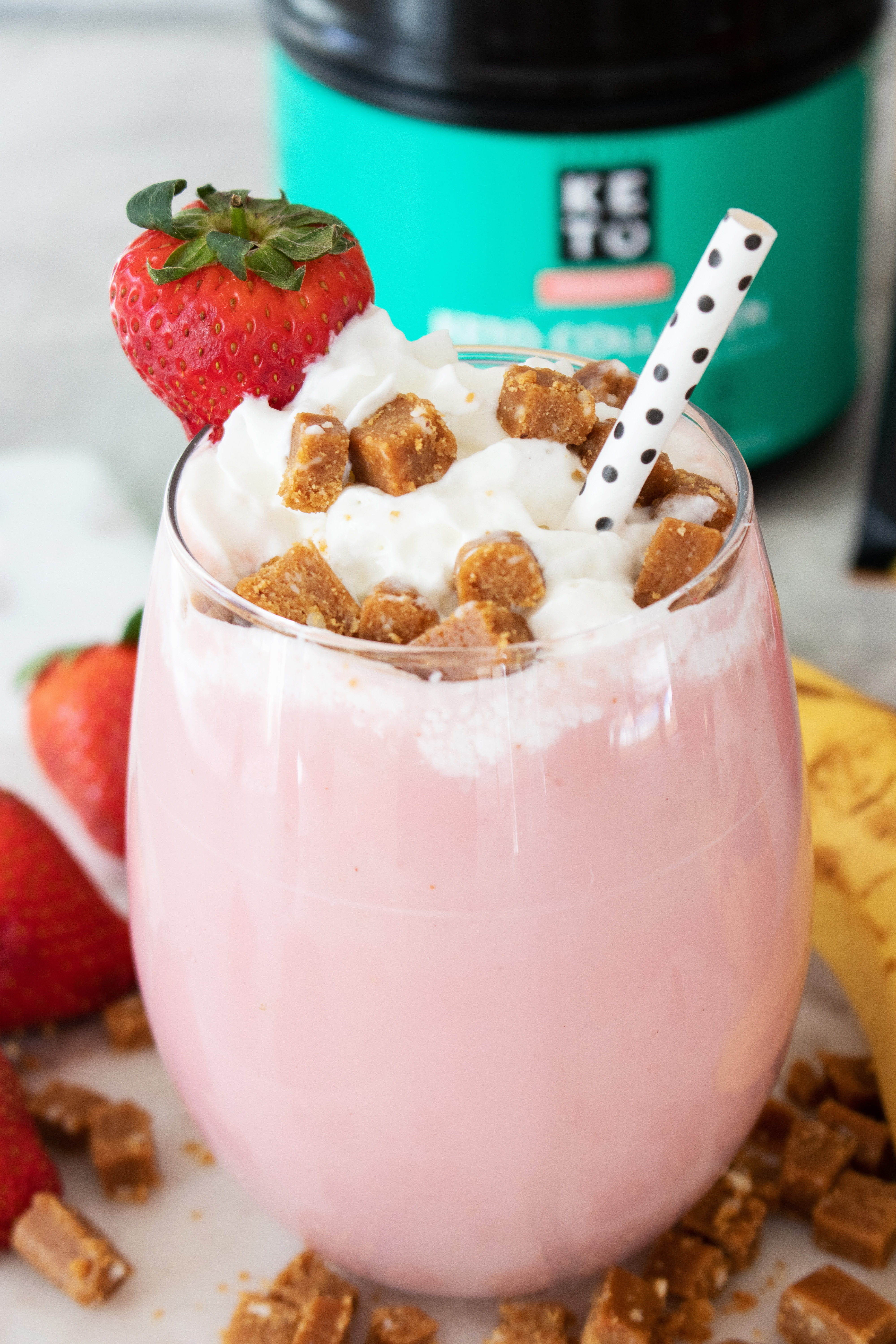 Keto Strawberry Banana Smoothie