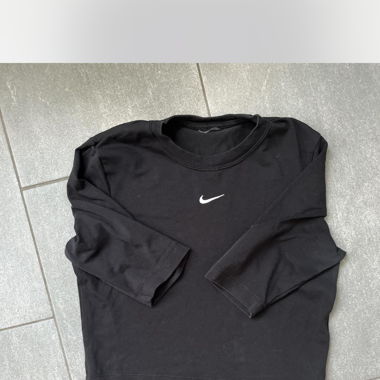 Nike shirt with half long sleeves