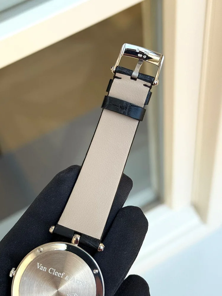 LADY ARPELS DENTELLE White Gold Diamonds