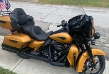 2023 HARLEY-DAVIDSON ULTRA LIMITED motorcycle for rent near Kemah, TX
