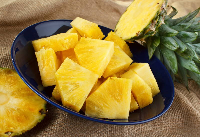 パイナップル茶色