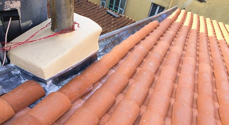 Couverture en tuile canal courant–couvert dans le Vieux-Nice — photo 15 sur 20 — CEG TOITURE