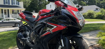 2013 SUZUKI GSX-R600 motorcycle for rent near Newton, MA