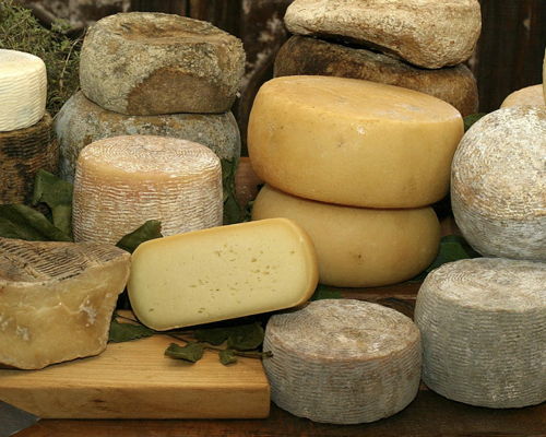 Corsi di cucina Cava De Tirreni: Dal formaggio di fossa al pecorino