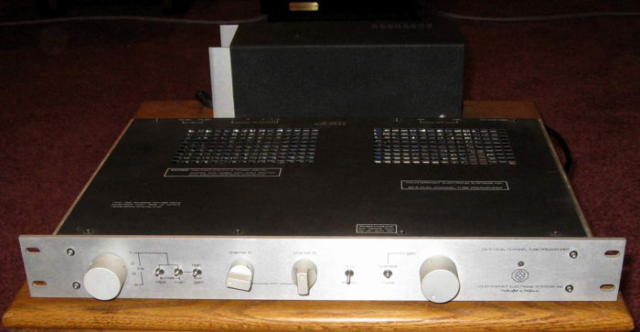 Counterpoint SA-5.1 high end preamplifier with outboard...