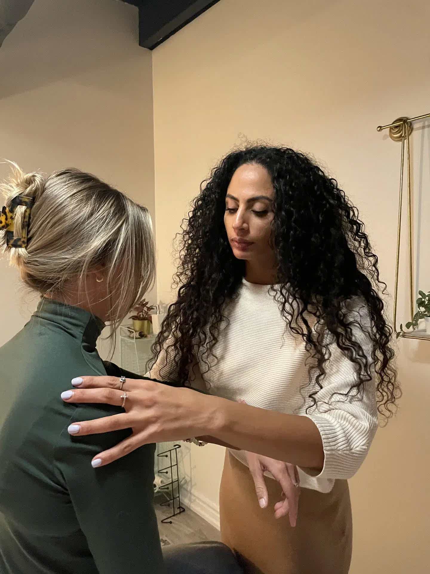 Bowen Therapy 101: A Gentle Approach to Chronic Pain Management