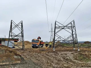  Postęp prac przy przebudowie linii energetycznych w km 6+200