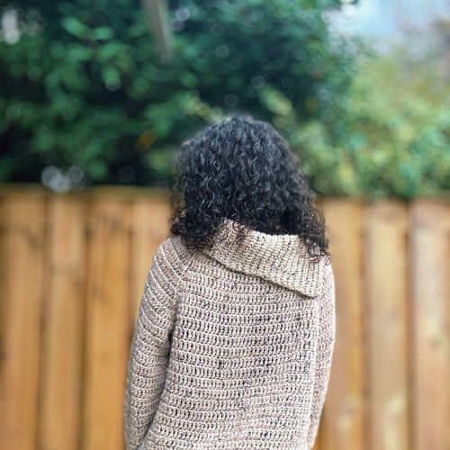 Häkeln Sie sich gemütlich: Einfaches Häkelmuster für einen entzückenden Pullover