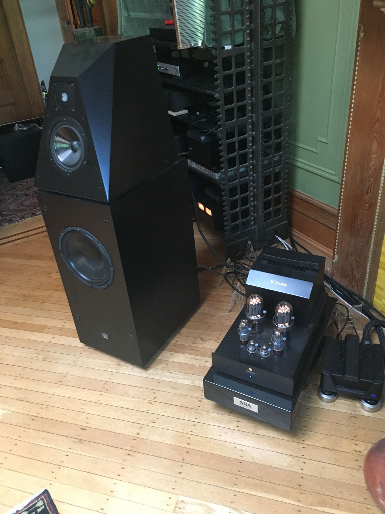 Speaker and amps