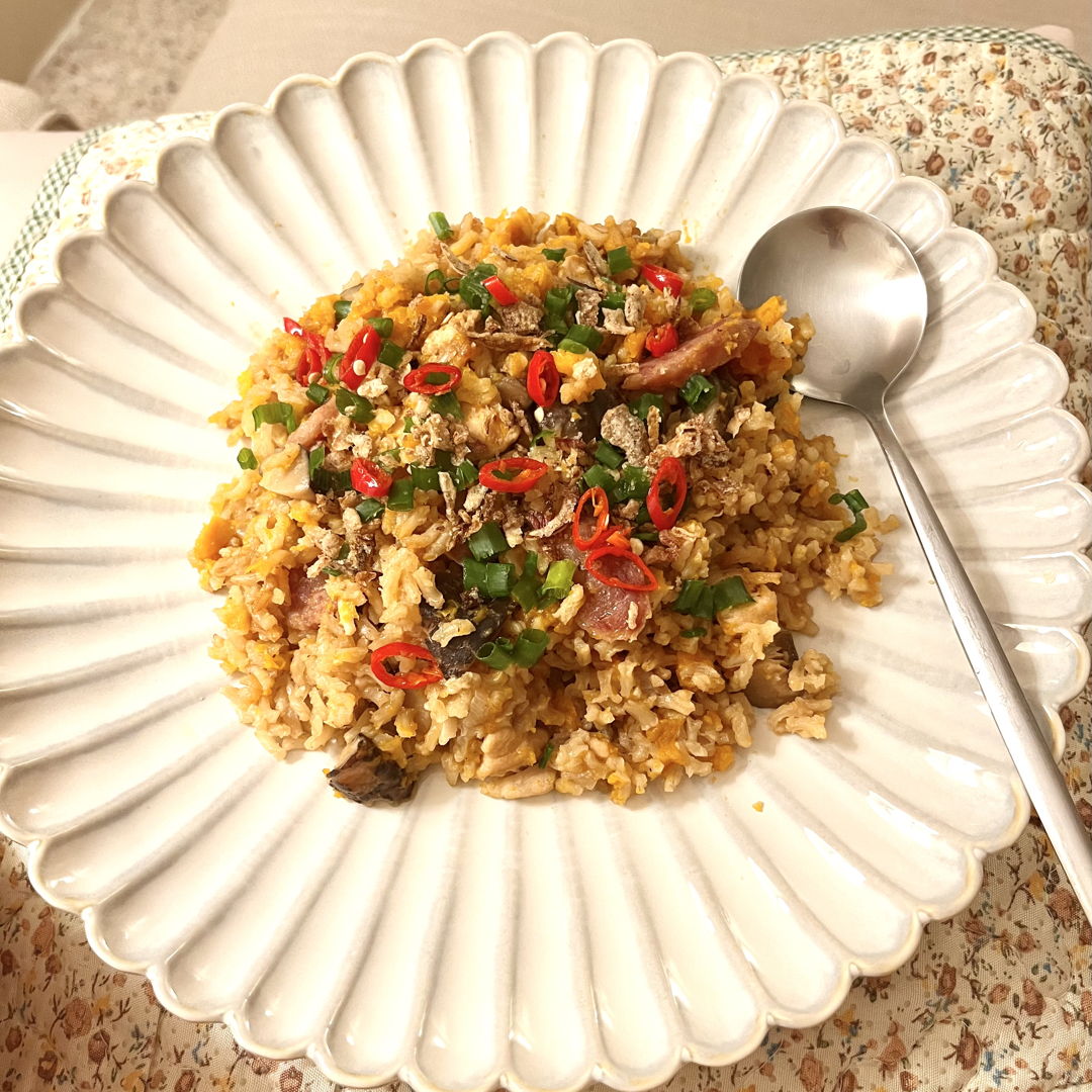 Claypot chicken and mushroom rice!! So delicious 😘👍🏻