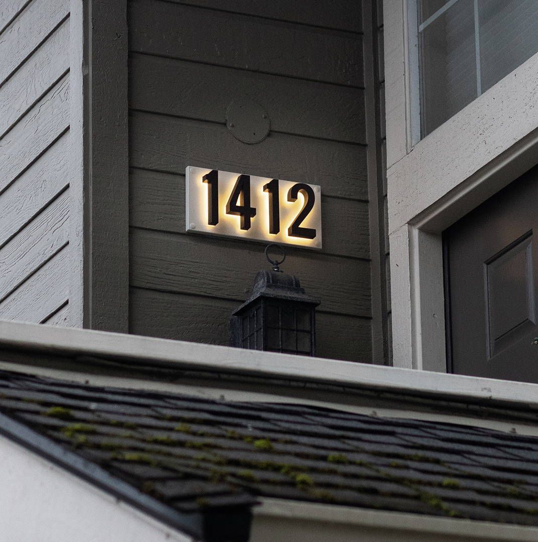 Illuminated address numbers 1