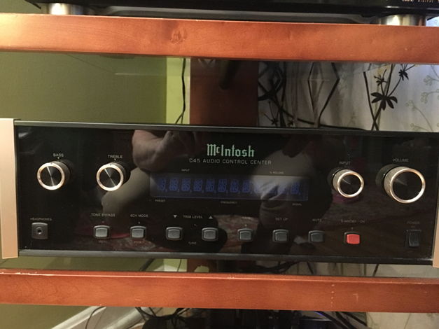 McIntosh C-45 All Analogue Preamplifier