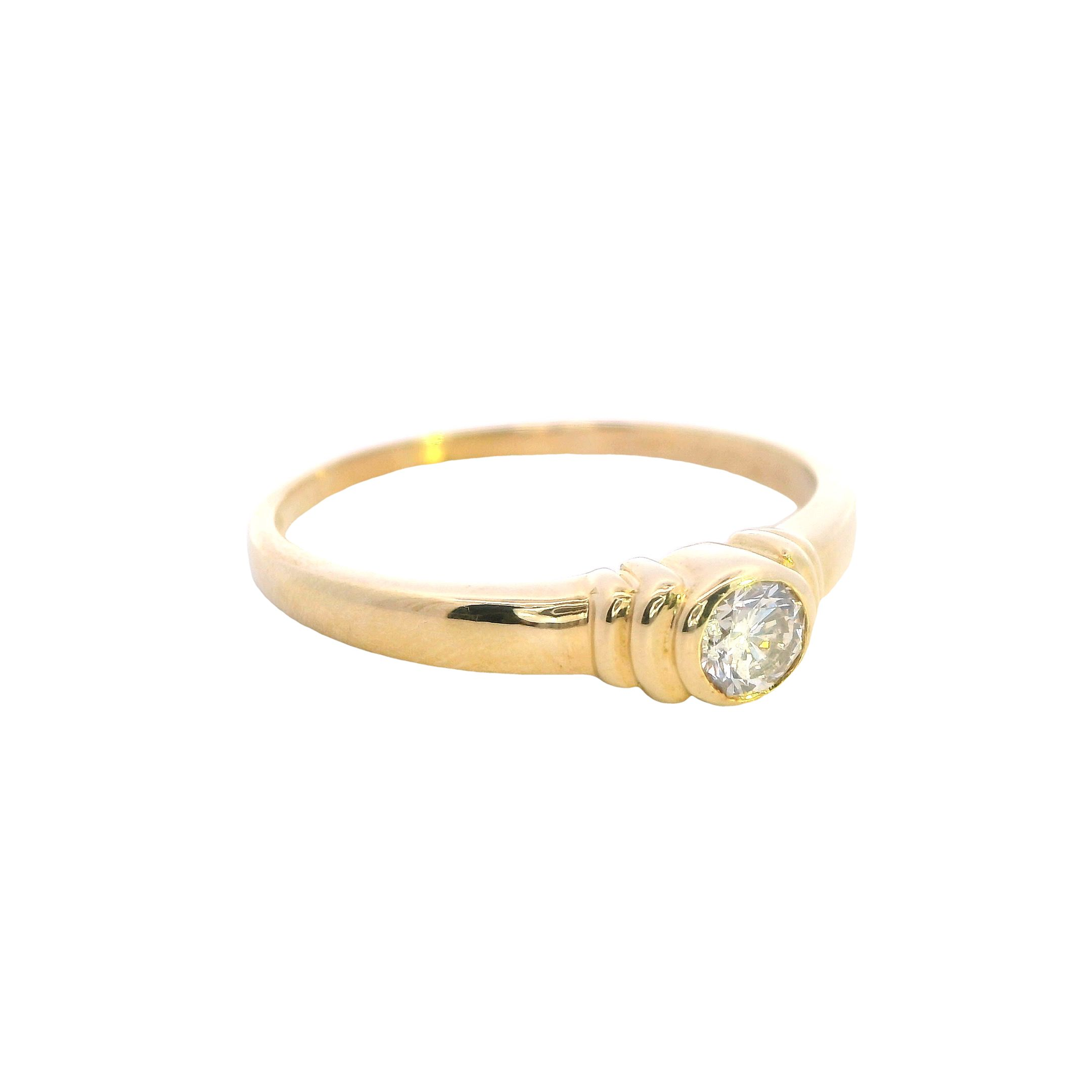 18ct Yellow Gold Diamond Ring - Image 2